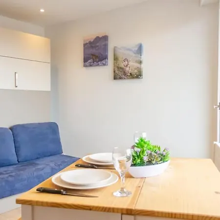 Zenbnb / Azur / Proche Tram / / Balcon Prive * Annemasse